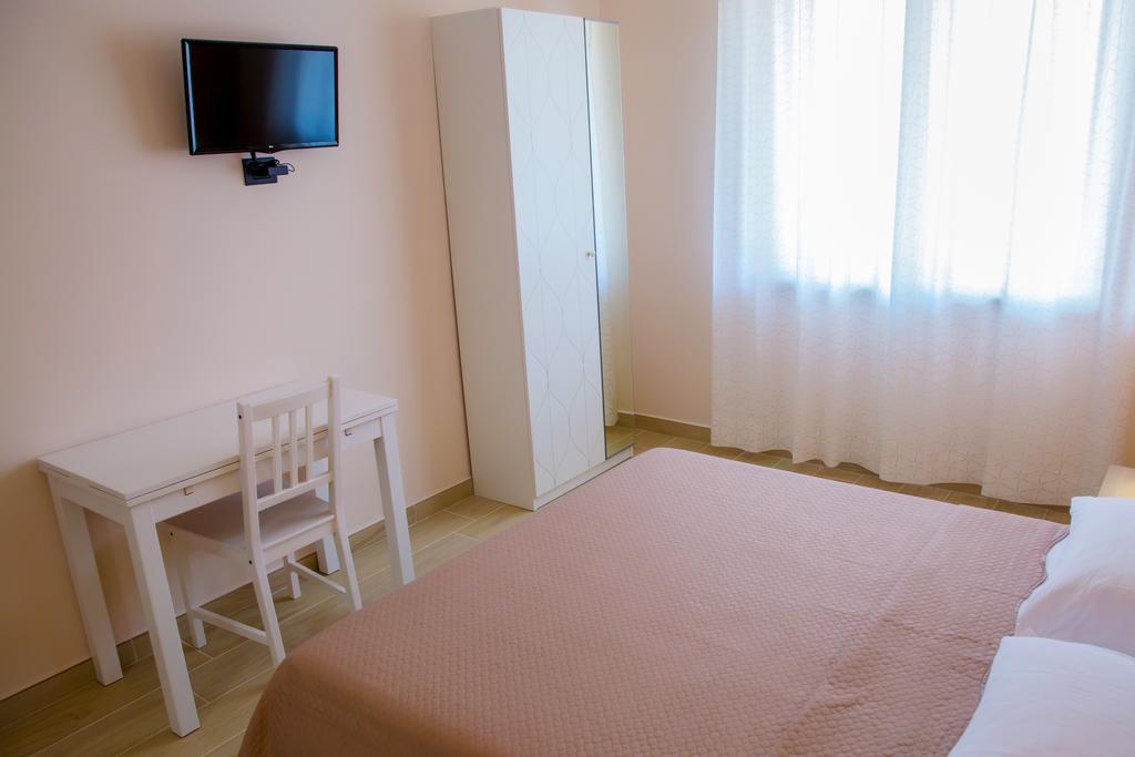 Gleda Rooms In The Square Pompeia Quarto foto